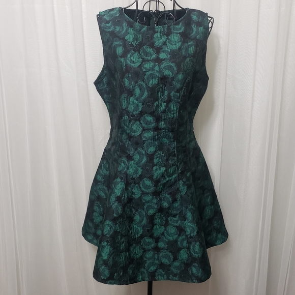 Honey Punch Sz M NWT Festivity Skater Dress - Picture 7 of 14